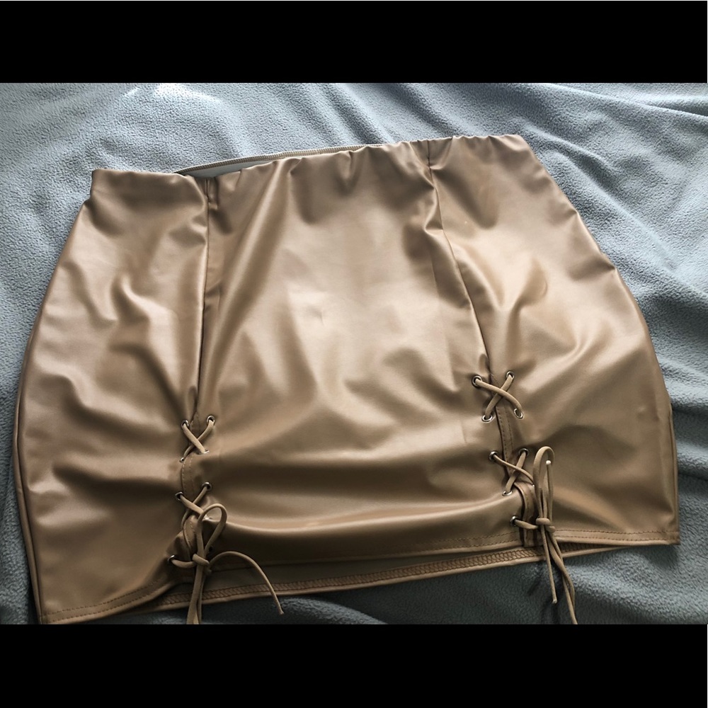 BNWOT BOOHOO PLUS TAN LEATHER LACE UP MINI SKIRT